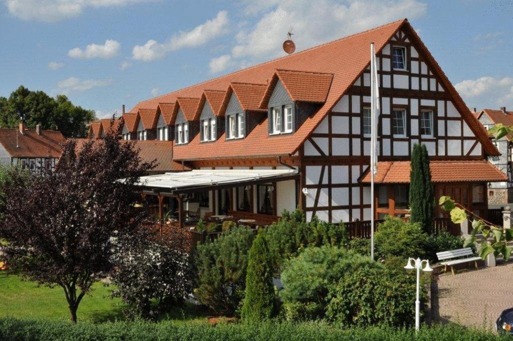 Hotel Zum Stern Rauischholzhausen Bagian luar foto